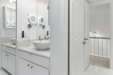 11030 S Lakeview Drive Pembroke Pines FL 33026