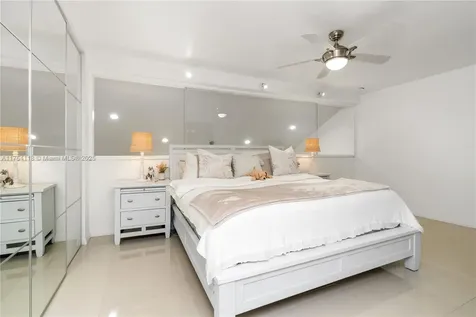 11030 S Lakeview Drive Pembroke Pines FL 33026