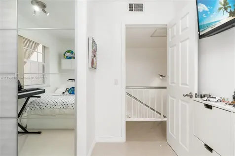 11030 S Lakeview Drive Pembroke Pines FL 33026