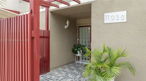 11030 S Lakeview Drive Pembroke Pines FL 33026