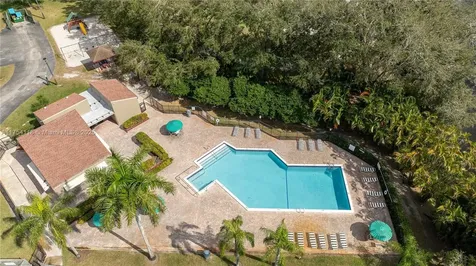 11030 S Lakeview Drive Pembroke Pines FL 33026