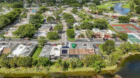 11030 S Lakeview Drive Pembroke Pines FL 33026
