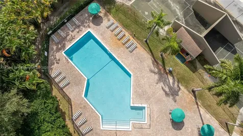 11030 S Lakeview Drive Pembroke Pines FL 33026