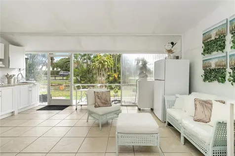 11030 S Lakeview Drive Pembroke Pines FL 33026