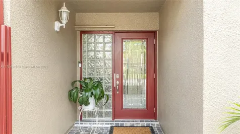 11030 S Lakeview Drive Pembroke Pines FL 33026