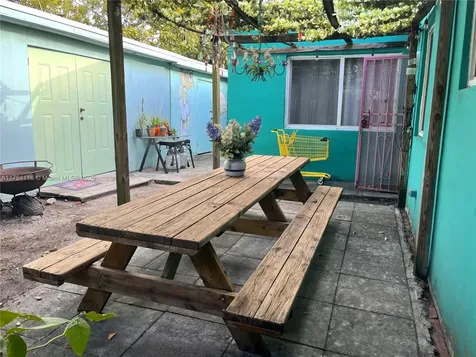 5 NW 60th Terrace Miami FL 33127