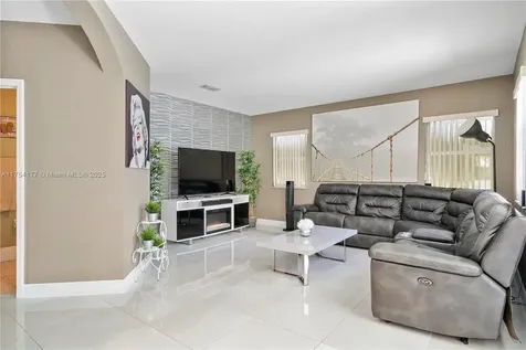 7546 NW 18th Drive Pembroke Pines FL 33024