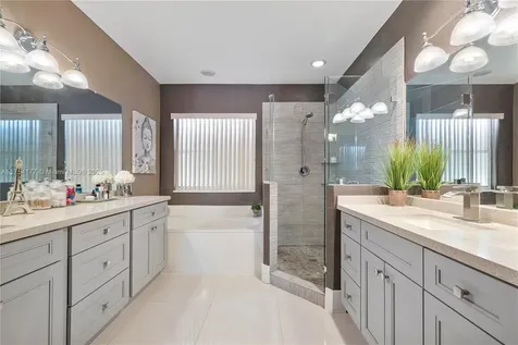7546 NW 18th Drive Pembroke Pines FL 33024