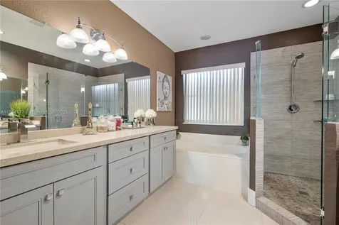 7546 NW 18th Drive Pembroke Pines FL 33024