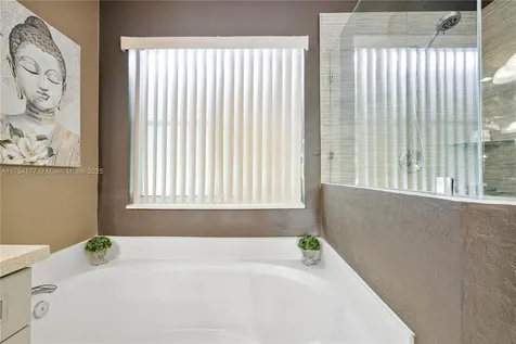 7546 NW 18th Drive Pembroke Pines FL 33024
