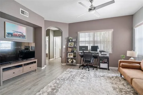 7546 NW 18th Drive Pembroke Pines FL 33024