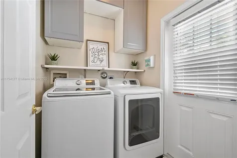 7546 NW 18th Drive Pembroke Pines FL 33024