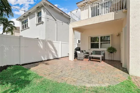 7546 NW 18th Drive Pembroke Pines FL 33024