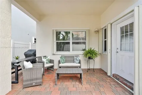 7546 NW 18th Drive Pembroke Pines FL 33024