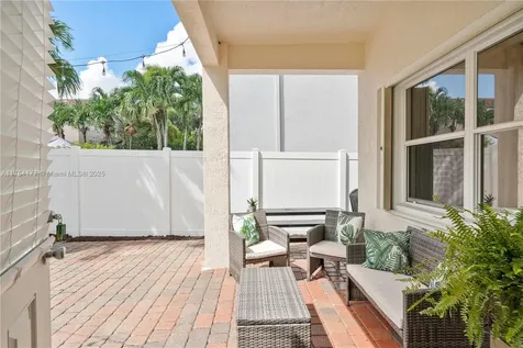 7546 NW 18th Drive Pembroke Pines FL 33024