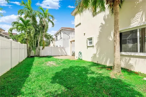 7546 NW 18th Drive Pembroke Pines FL 33024