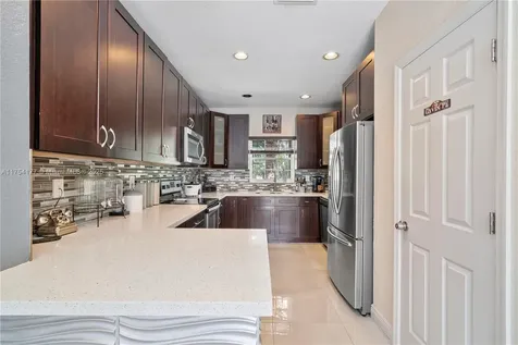 7546 NW 18th Drive Pembroke Pines FL 33024