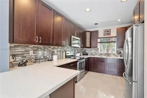 7546 NW 18th Drive Pembroke Pines FL 33024