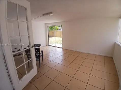 520 N 69th Avenue Hollywood FL 33024