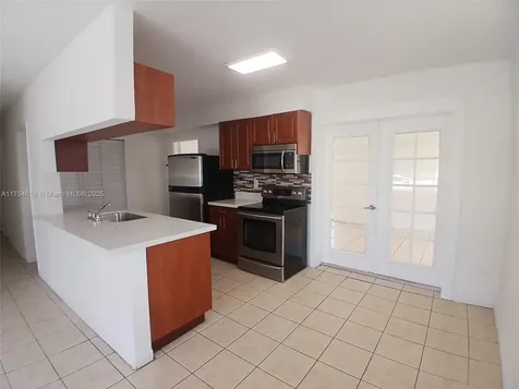 520 N 69th Avenue Hollywood FL 33024