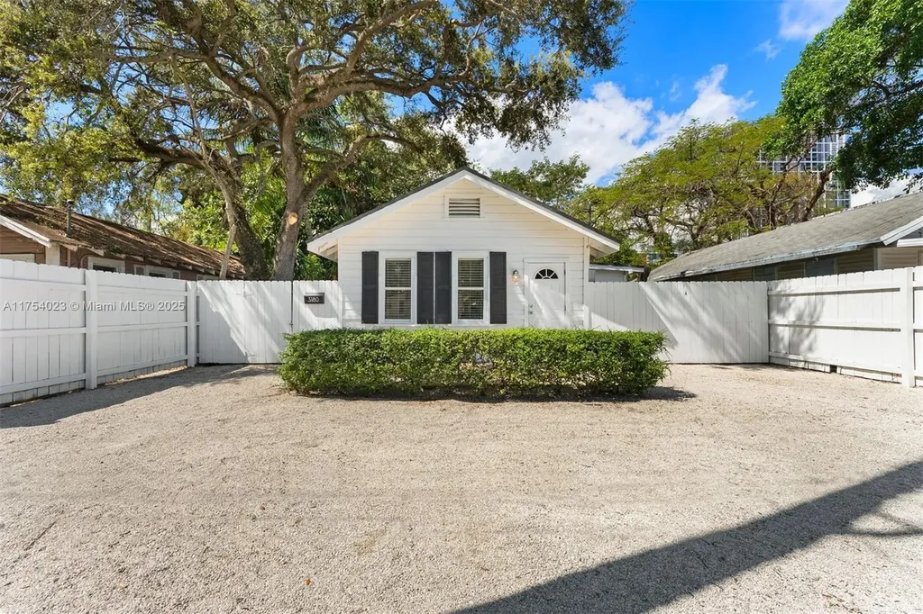 3180 Plaza Street Miami FL 33133