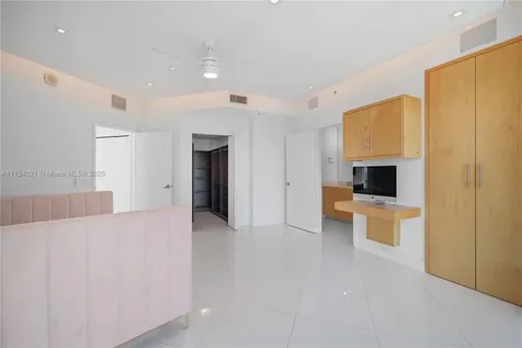 60 SW 13th Street Miami FL 33130