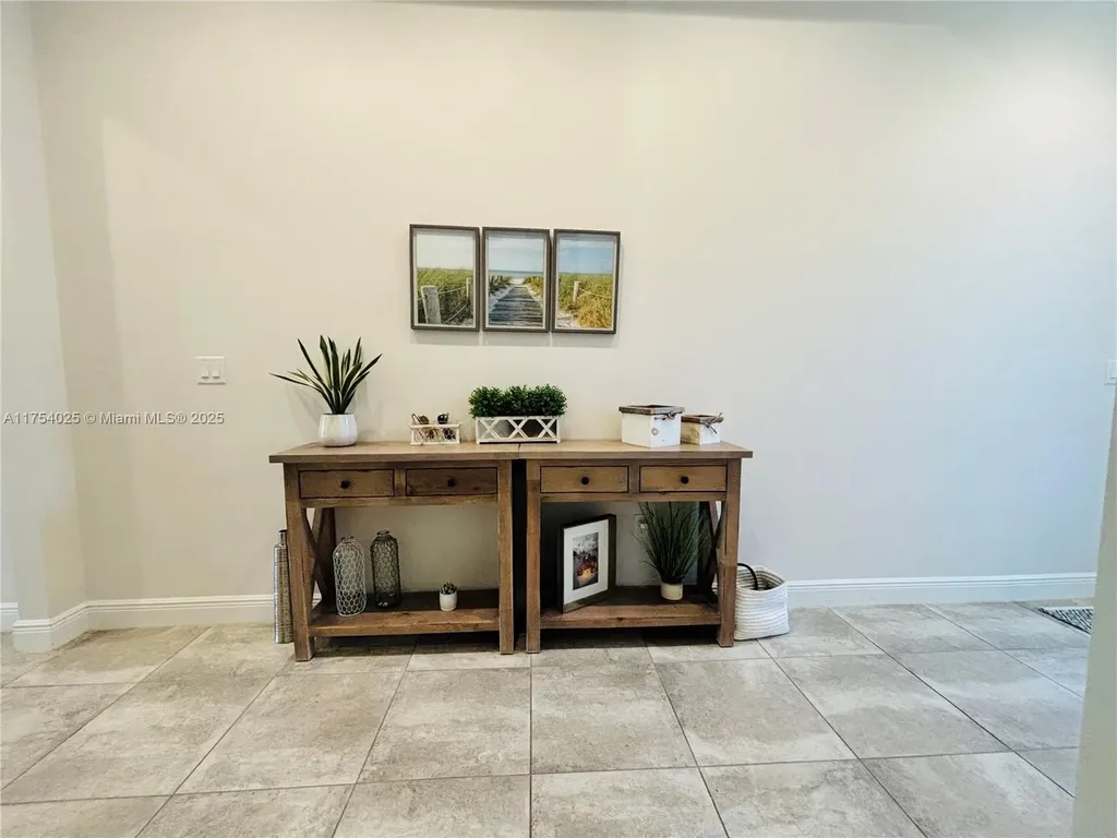 3815 NW 89th Way Coral Springs FL 33065