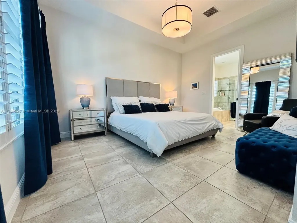 3815 NW 89th Way Coral Springs FL 33065