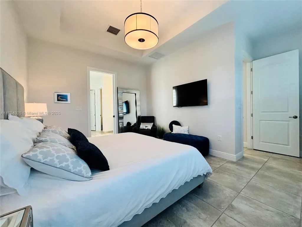 3815 NW 89th Way Coral Springs FL 33065