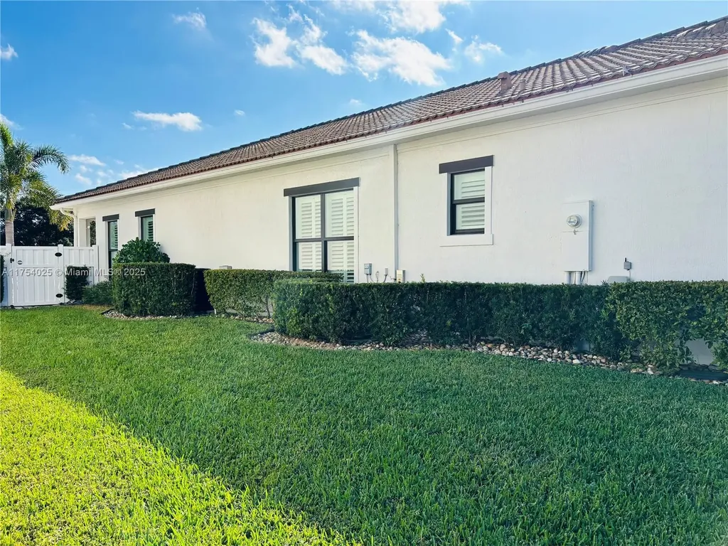 3815 NW 89th Way Coral Springs FL 33065