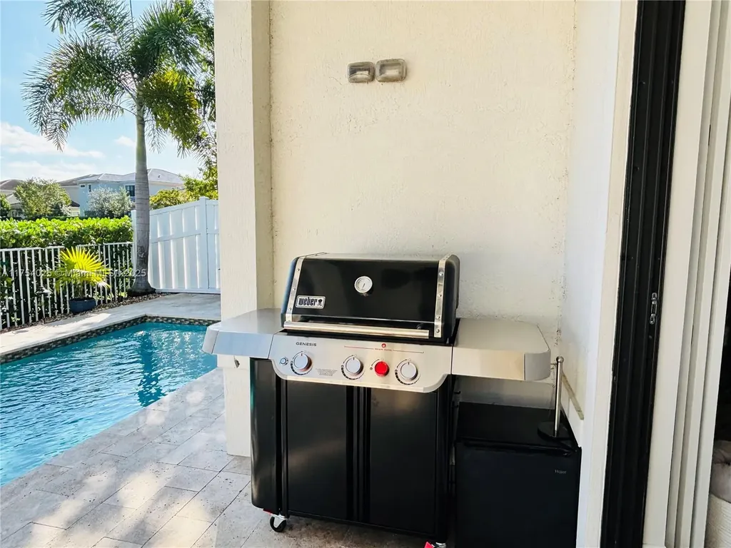 3815 NW 89th Way Coral Springs FL 33065