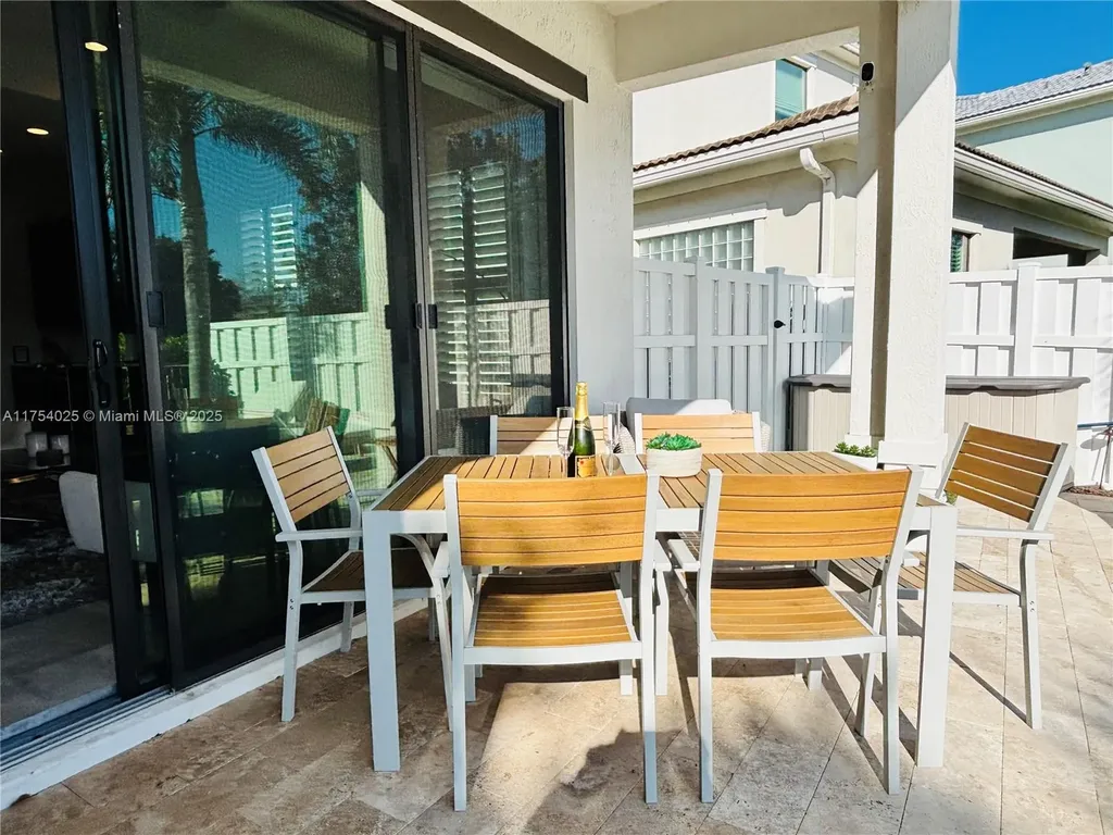 3815 NW 89th Way Coral Springs FL 33065