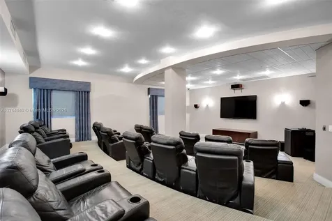 3901 S Ocean Drive Hollywood FL 33019