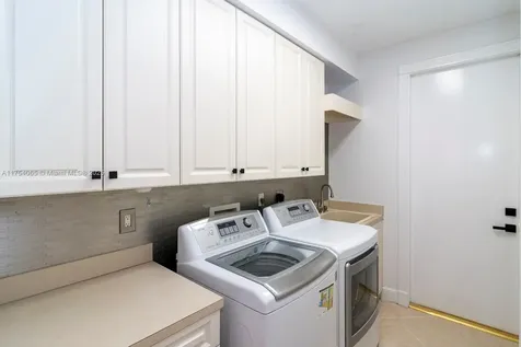 10968 Canary Island Court Plantation FL 33324