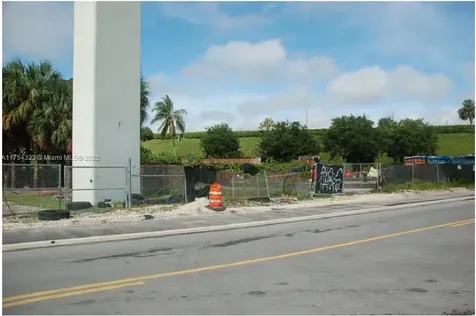 3632 NW 37 Avenue Miami FL 33142