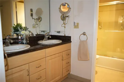 20335 W Country Club Drive Aventura FL 33180