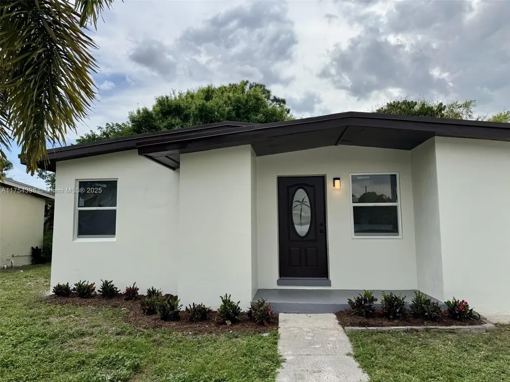 1218 NW 13th Court Fort Lauderdale FL 33311