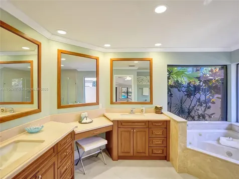 1034 Poplar Circle Weston FL 33326