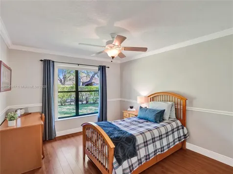 1034 Poplar Circle Weston FL 33326