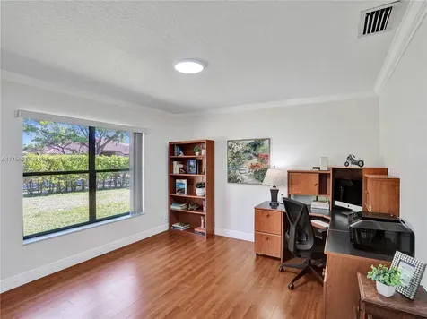1034 Poplar Circle Weston FL 33326