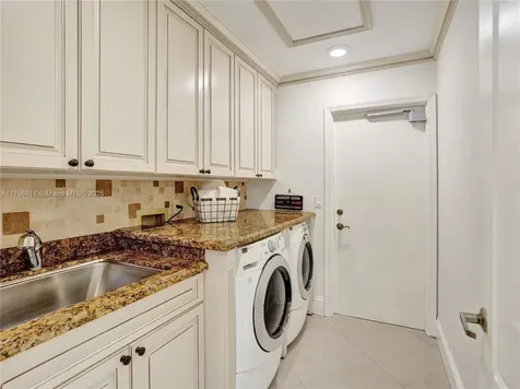 1034 Poplar Circle Weston FL 33326