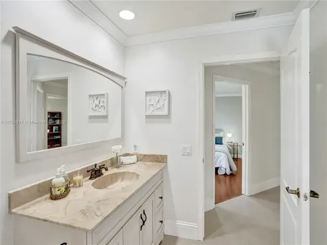 1034 Poplar Circle Weston FL 33326