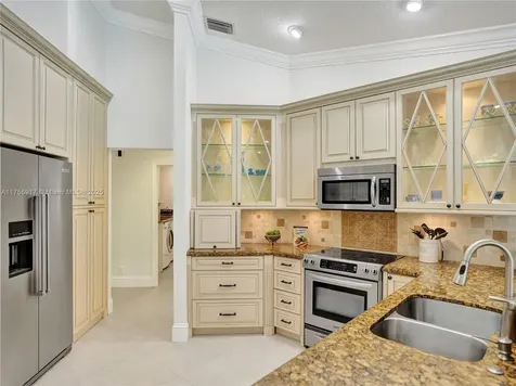 1034 Poplar Circle Weston FL 33326