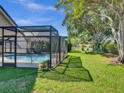 1034 Poplar Circle Weston FL 33326