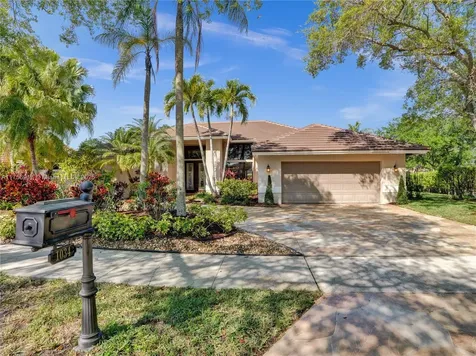 1034 Poplar Circle Weston FL 33326