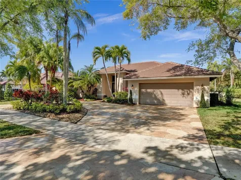 1034 Poplar Circle Weston FL 33326