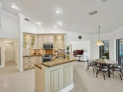 1034 Poplar Circle Weston FL 33326