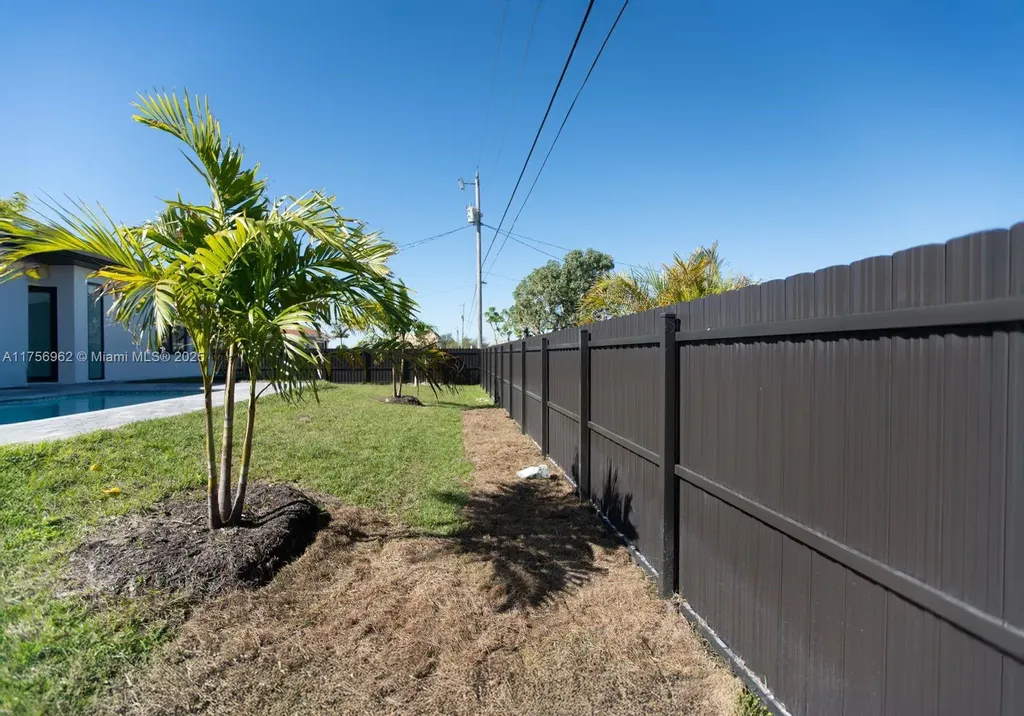1817 NE 17th Street Other City - In The State Of Florida FL 33909