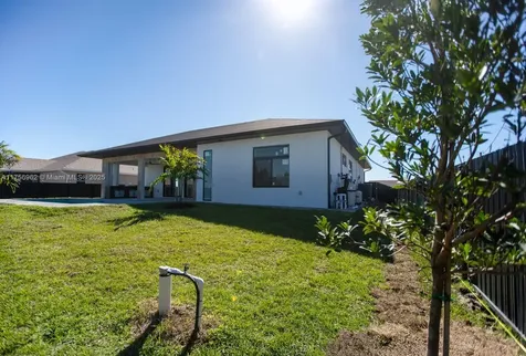 1817 NE 17th Street Other City - In The State Of Florida FL 33909