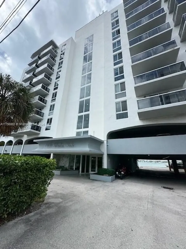 7928 West Drive North Bay Village FL 33141